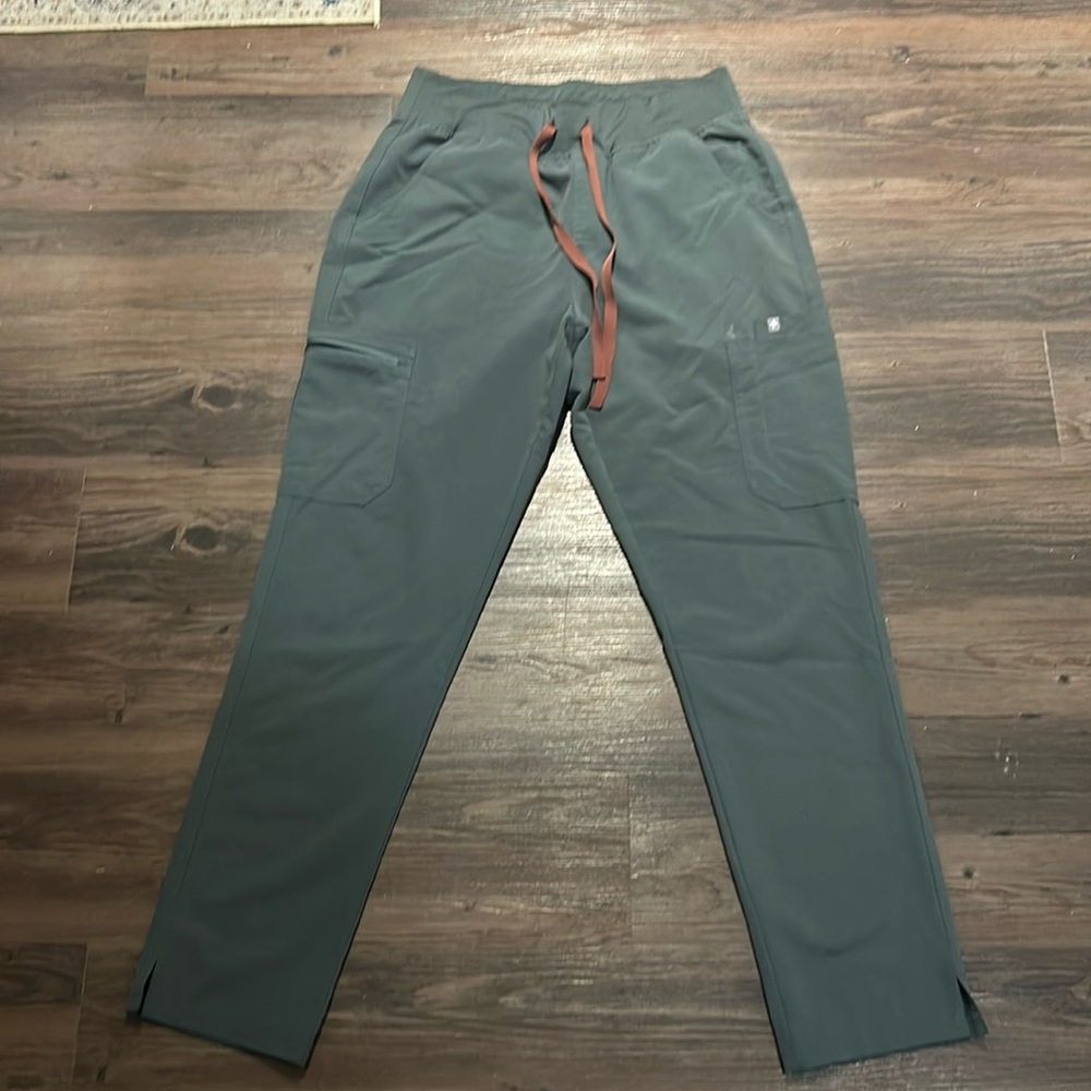 Figs High Waisted 2.0 - Skinny Scrub Pants - M / Bonsai